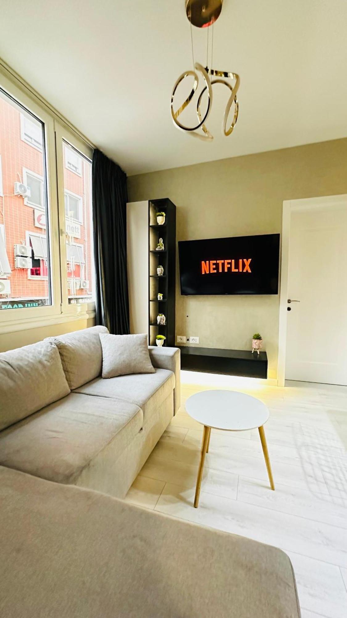 Luxurious Central Stay - Self Check-In Tiranë Luaran gambar