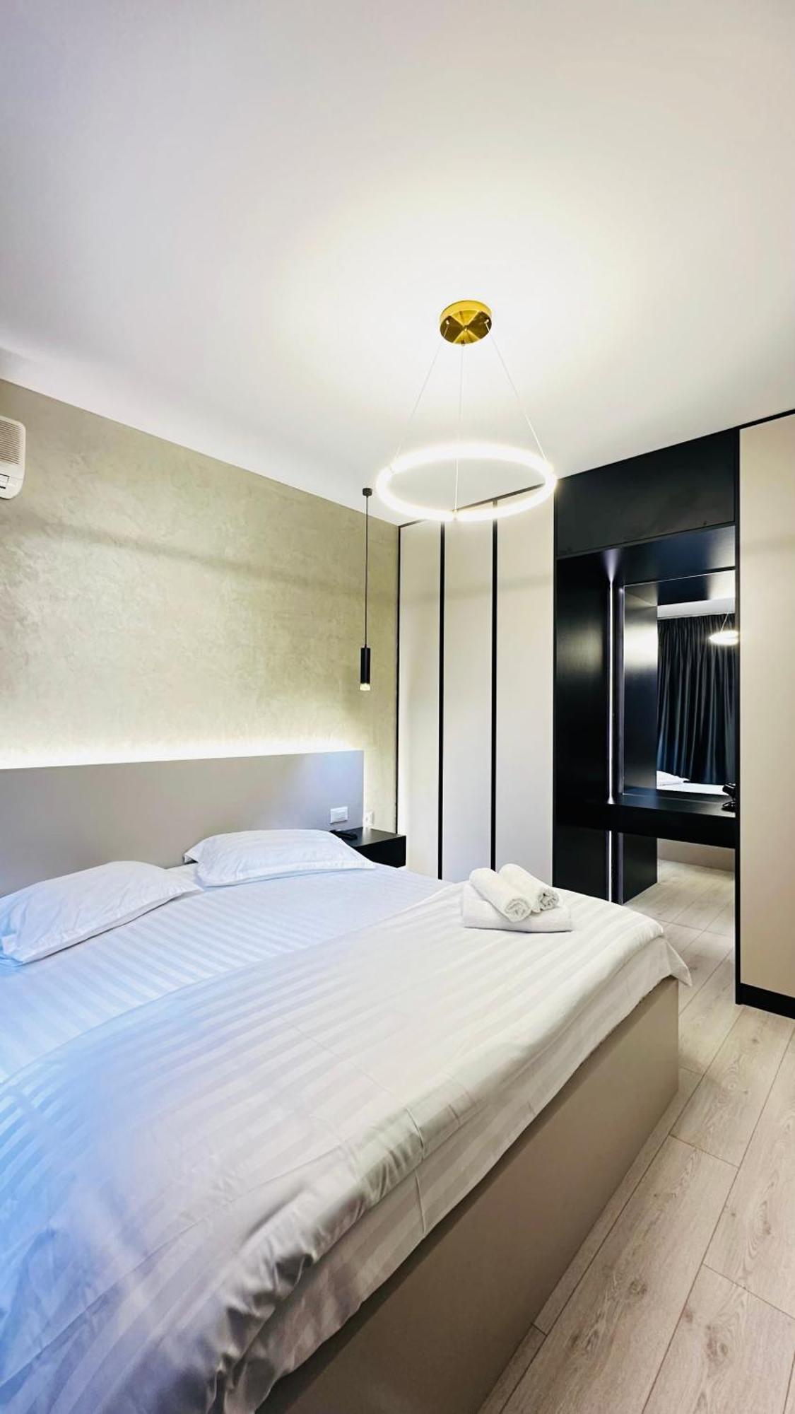 Luxurious Central Stay - Self Check-In Tiranë Luaran gambar