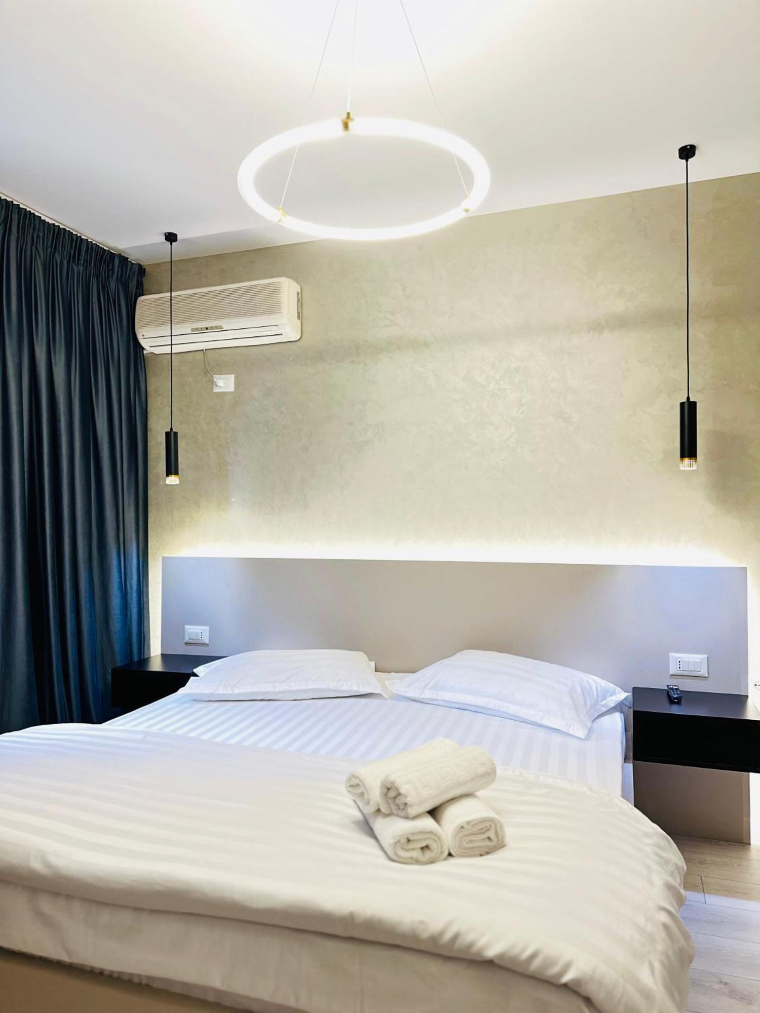 Luxurious Central Stay - Self Check-In Tiranë Luaran gambar