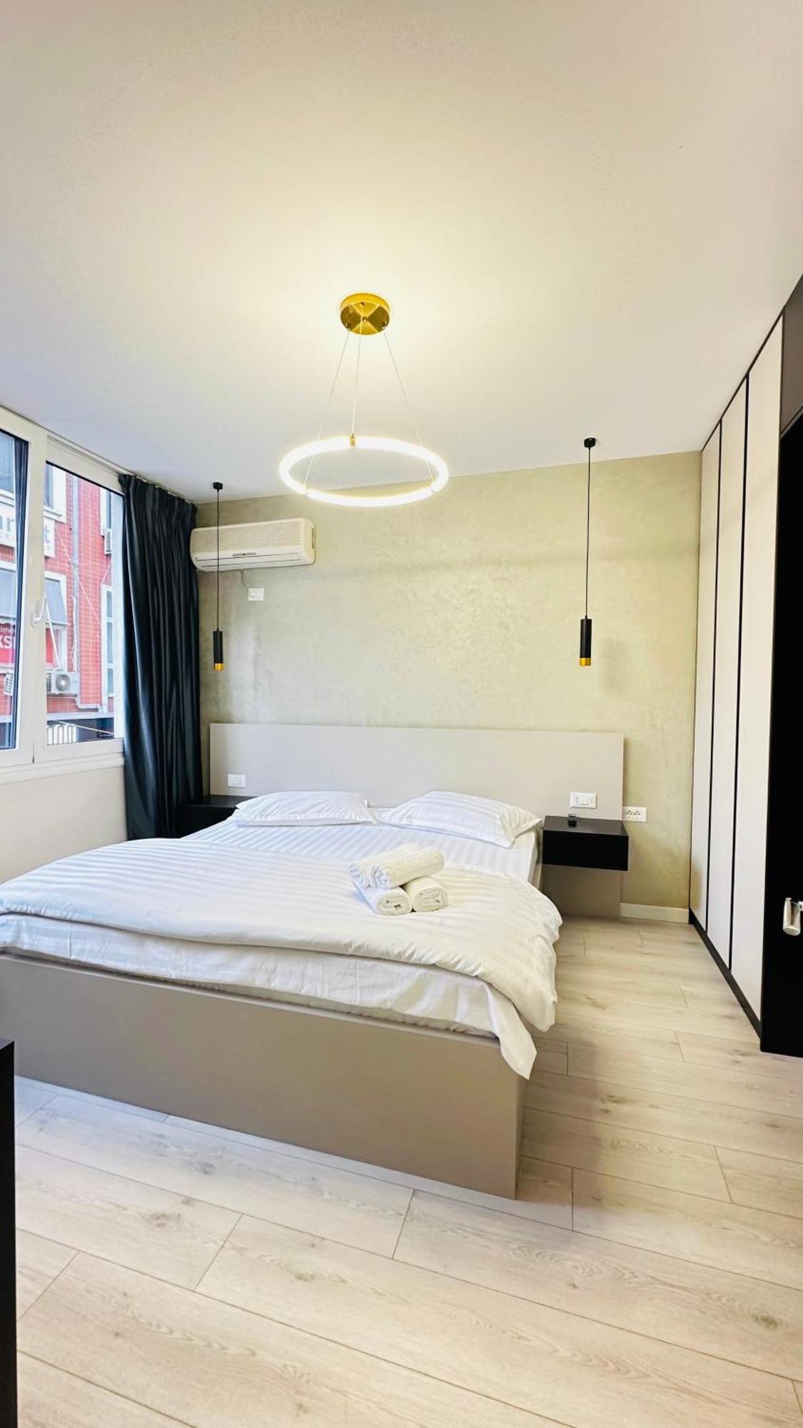 Luxurious Central Stay - Self Check-In Tiranë Luaran gambar