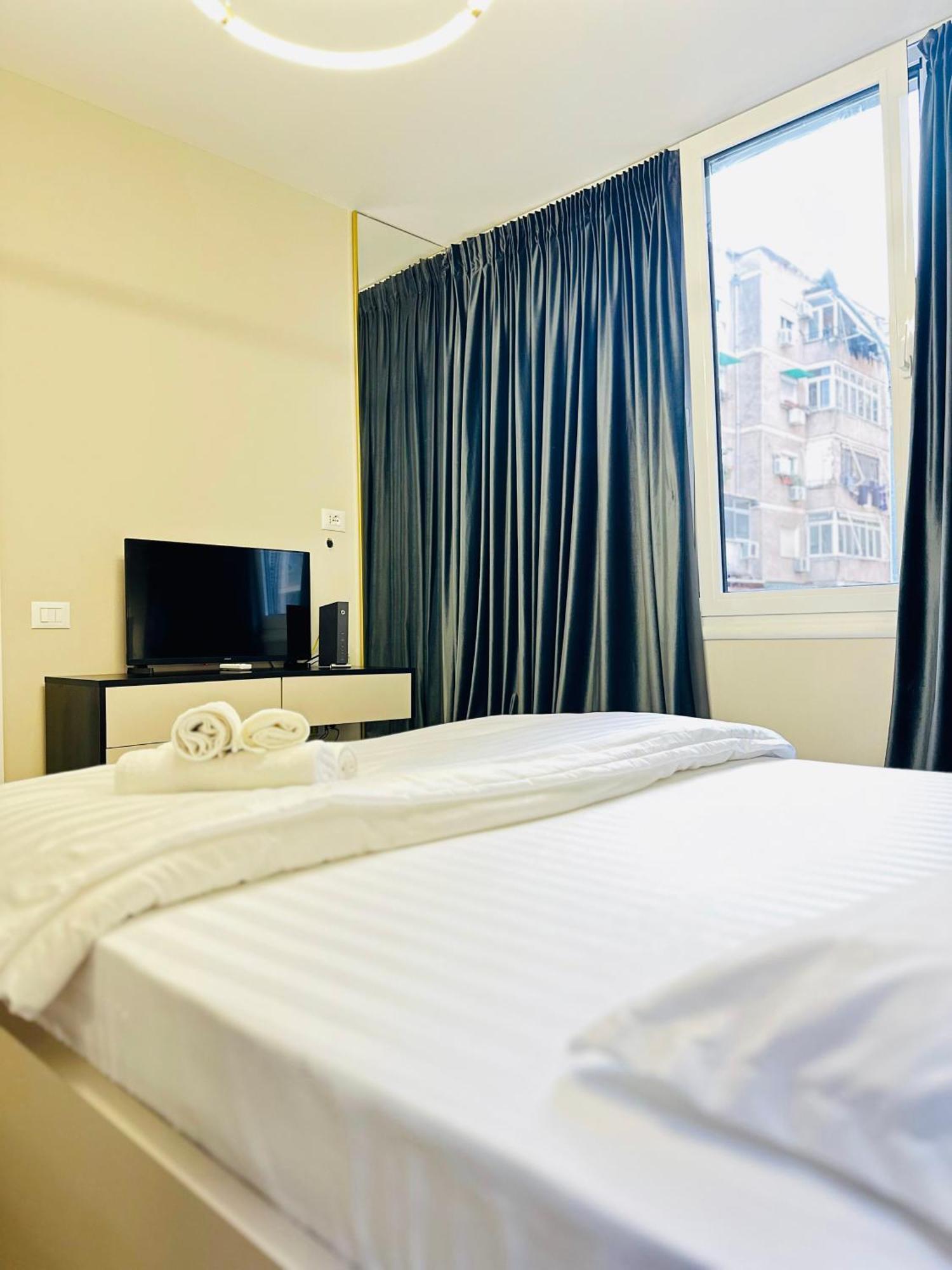 Luxurious Central Stay - Self Check-In Tiranë Luaran gambar