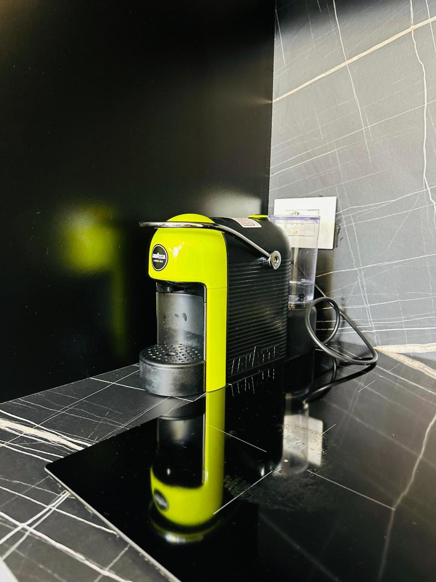 Luxurious Central Stay - Self Check-In Tiranë Luaran gambar