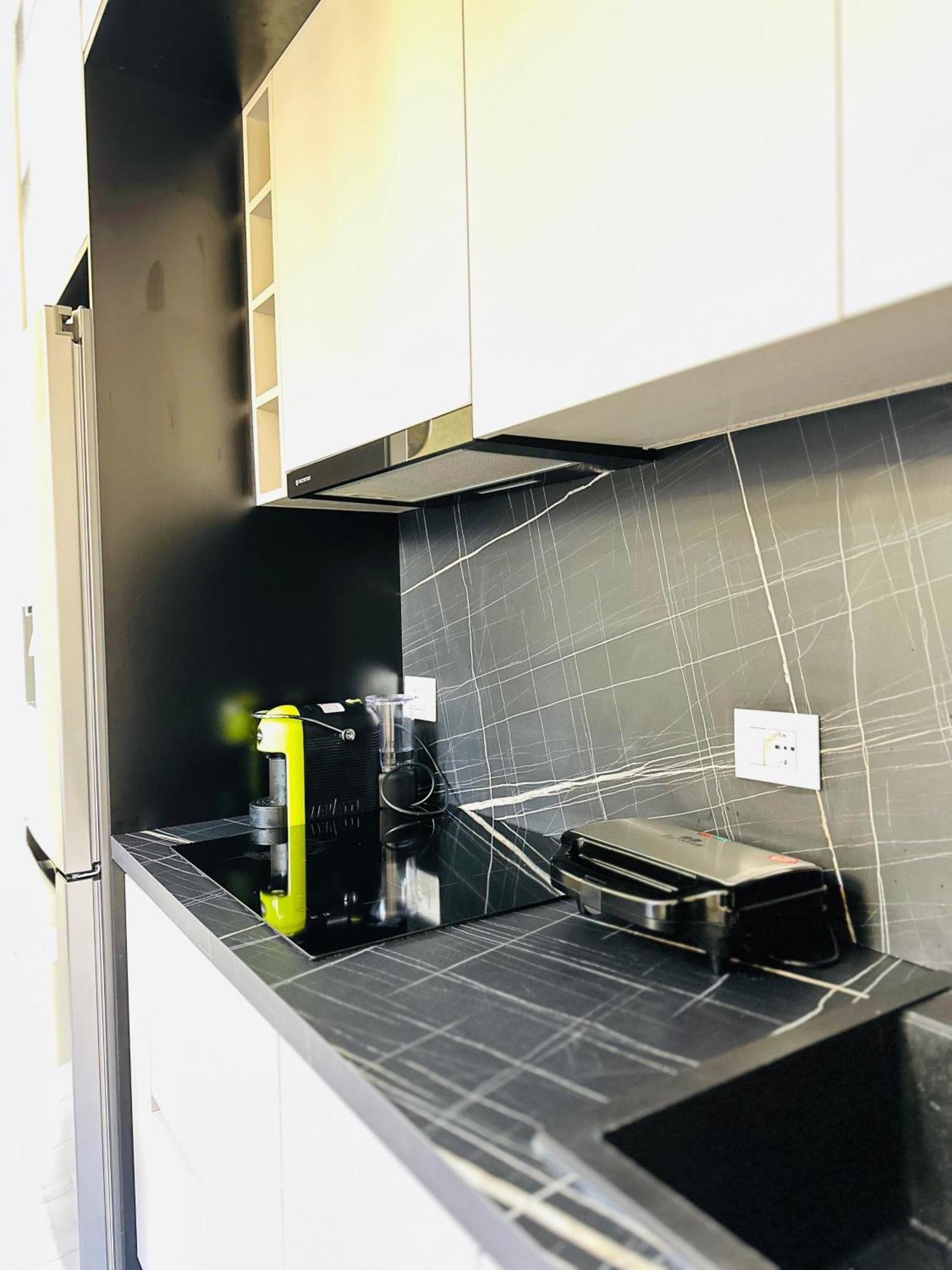 Luxurious Central Stay - Self Check-In Tiranë Luaran gambar