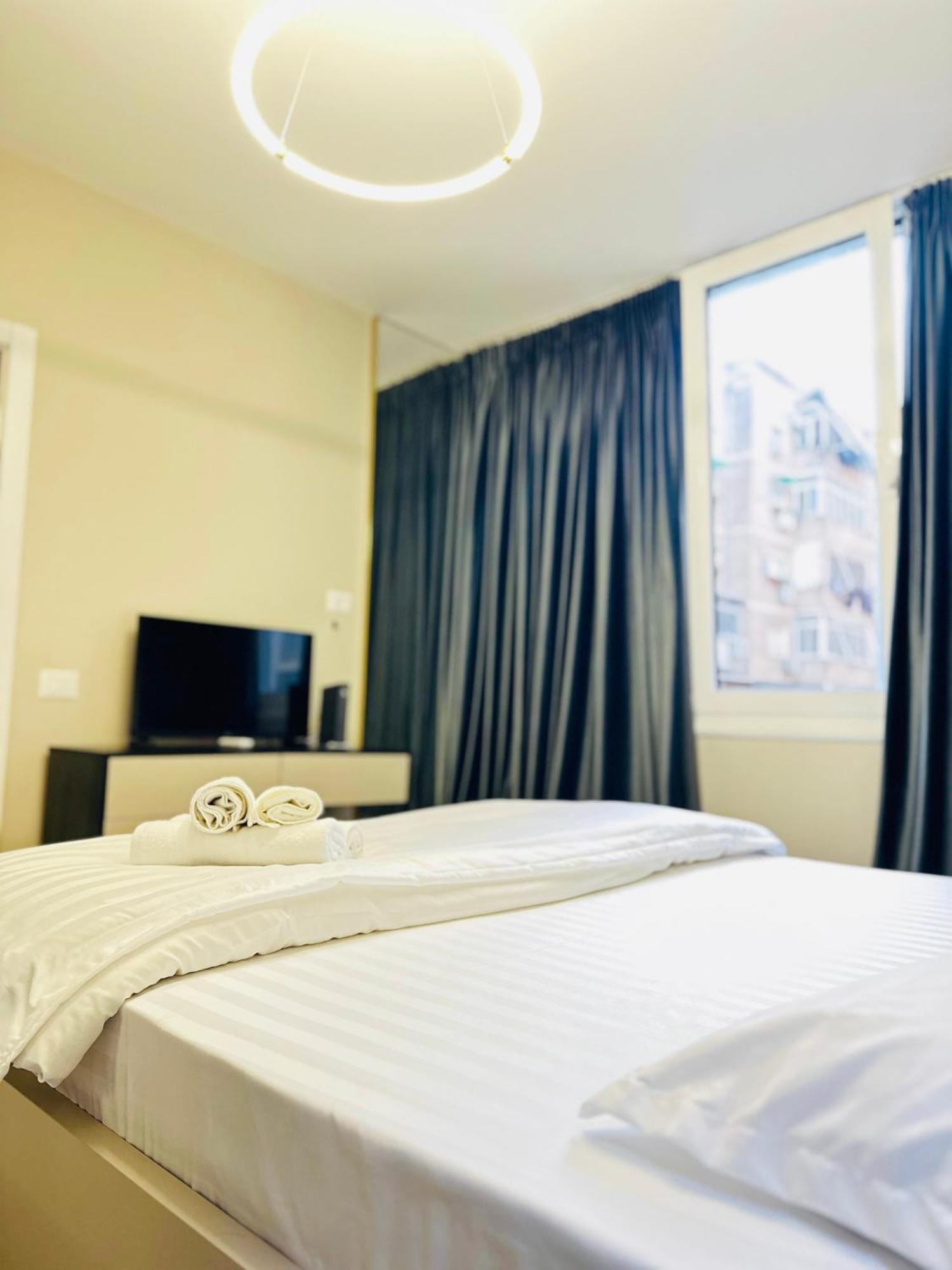 Luxurious Central Stay - Self Check-In Tiranë Luaran gambar