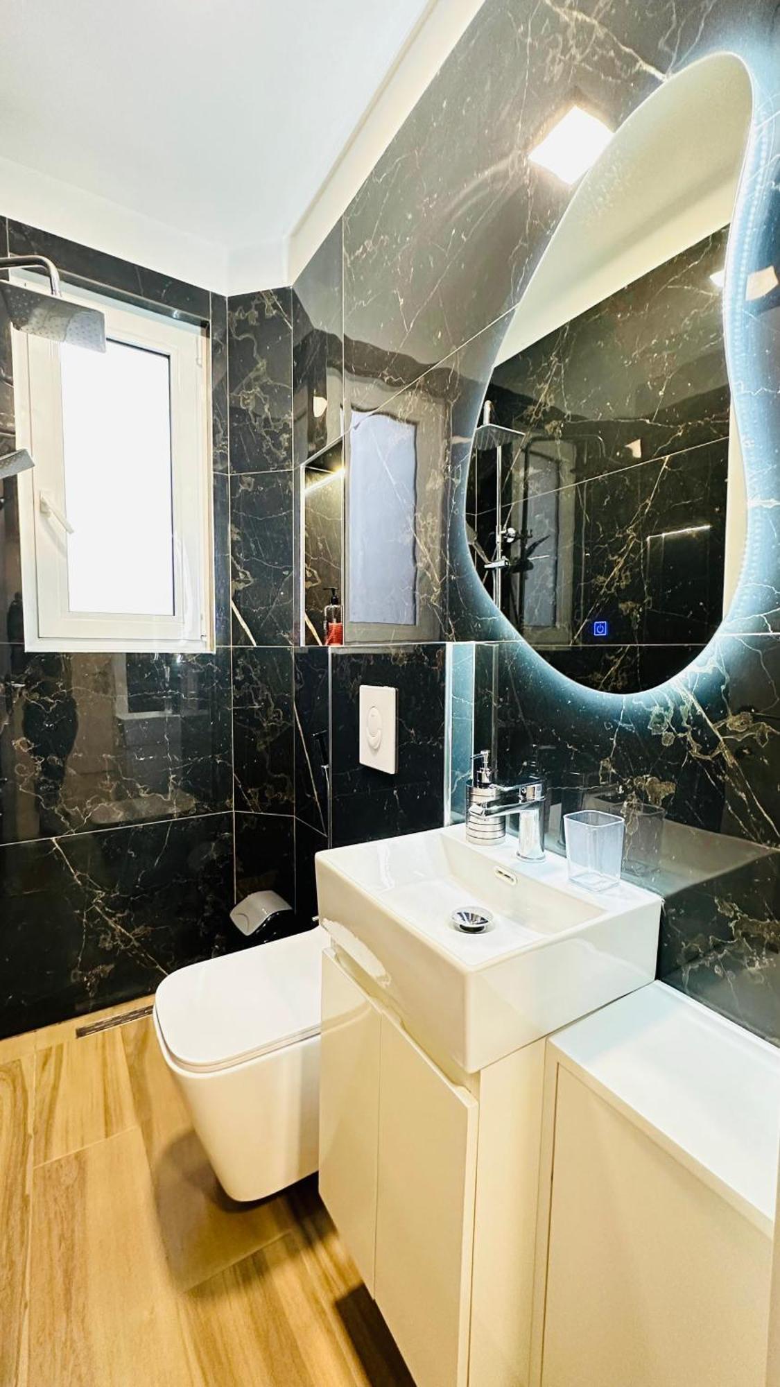 Luxurious Central Stay - Self Check-In Tiranë Luaran gambar