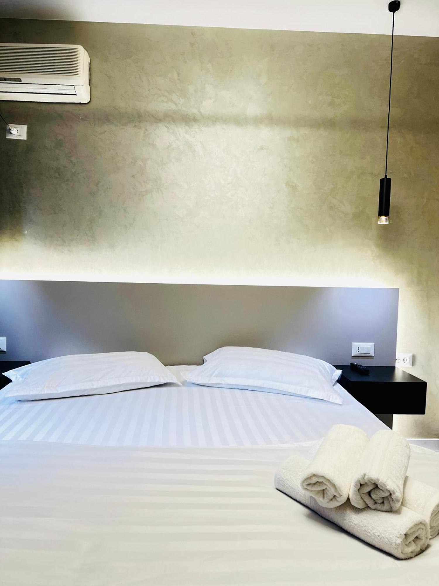 Luxurious Central Stay - Self Check-In Tiranë Luaran gambar