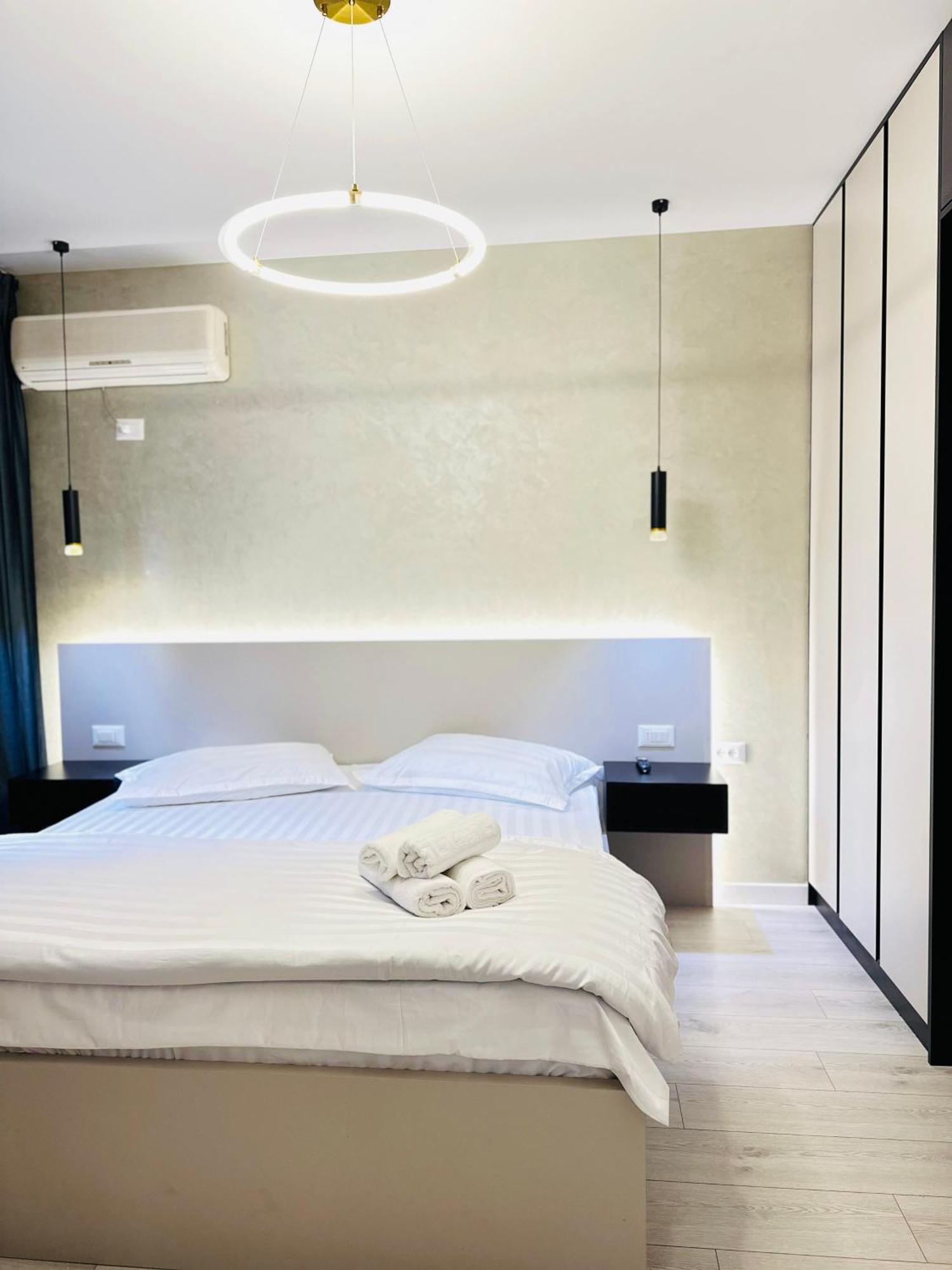 Luxurious Central Stay - Self Check-In Tiranë Luaran gambar